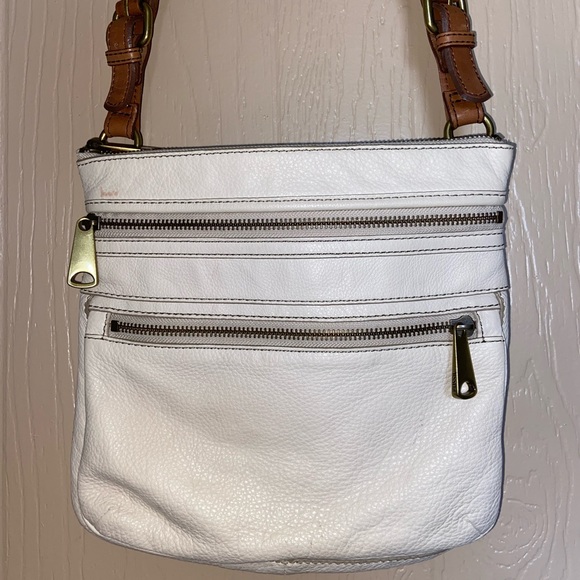 Fossil Explorer Leather Crossbody Handbag - Picture 2 of 10